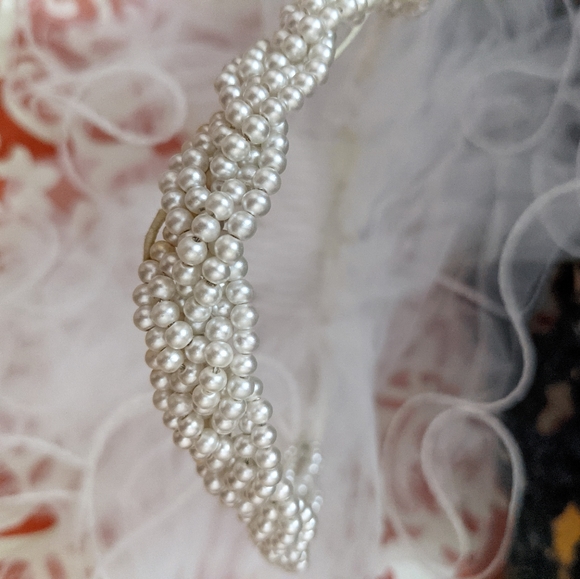 Accessories - Wedding veil beaded band with comb